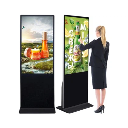 Bảng hiệu kỹ thuật số LCD đứng trên sàn